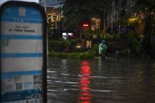 Anak Buah Anies Gunakan Ratusan Pompa untuk Sedot Genangan di Jakarta - JPNN.com Jakarta