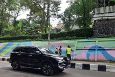 Satpol PP Buru Pelaku Vandalisme di Baksil Bandung - JPNN.com Jabar