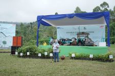 Mengatasi Lahan Kritis, DLH Garut dan Astra Tanam 92 Ribu Pohon di Cisurupan - JPNN.com Jabar