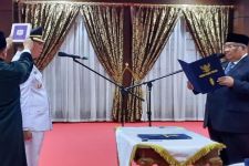 Gubernur Sultra Ali Mazi Lantik Asmawa Tosepu Menjadi Pj Wali Kota Kendari Gantikan Sulkarnain - JPNN.com Sultra