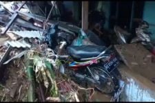 Hujan Terus Mengguyur, Dampak Banjir dan Longsor di Trenggalek Meluas Hingga 11 Kecamatan - JPNN.com Jatim