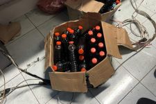 Botol di Kanjuruhan Ternyata Bukan Miras, Itu Obat PMK, Labfor Polda Jatim Bungkam - JPNN.com Jatim