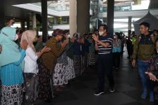Ratusan Lurah Sambut Kedatangan Sri Sultan HB X - JPNN.com Jogja