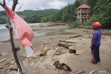Masyarakat Pesisir Selatan Jatim Waspada, Sepekan Bakal Mengalami Cuaca Ekstrem - JPNN.com Jatim