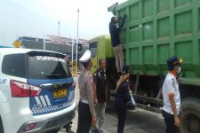 Sebanyak 163 Kendaraan ODOL Ditilang di Tol Lampung  - JPNN.com Lampung