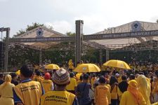 Ribuan Masyarakat Antusias Mengikuti Jalan Sehat HUT ke-58 Partai Golkar  - JPNN.com Lampung