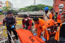 Jenazah Mahasiswi IPB yang Terseret Banjir Ditemukan di Jakarta Barat - JPNN.com Jabar