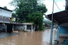 Diguyur Hujan Sejak Pagi, Desa Sitiarjo Malang Terendam Banjir - JPNN.com Jatim