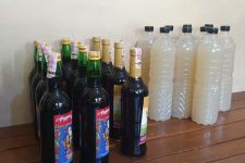 Polres Bantul Razia Miras,  Puluhan Botol Diamankan Petugas  - JPNN.com Jogja