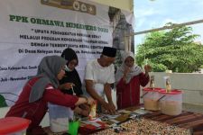Hima Ners Unusa Bantu Masyarakat Bangkalan Produksi Herba Jadi Produk Berkualitas - JPNN.com Jatim