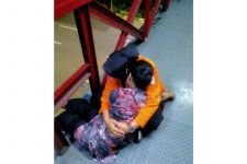 Punya Masalah di Kampung, Mbak AC Nyaris Loncat dari Atas Jembatan Surabaya - JPNN.com Jatim