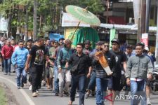 Korban Tragedi Kanjuruhan Bertambah Menjadi 135, Selamat Jalan Farzah Dwi Kurniawan - JPNN.com Jatim