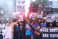 Aremania Tuntut Pasal Sangkaan Lebih 3 Polisi Tersangka Kanjuruhan, Pembunuhan Berencana  - JPNN.com Jatim