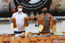 Kurir Mengaku Akan Edarkan 112 Kilogram Ganja pada Momen Ini - JPNN.com Jakarta