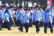 Puluhan Ribu Guru Lulus PG Tidak Bisa Diangkat PPPK, Chanel YouTube Komisi X DPR Jadi Tempat Curhat - JPNN.com Lampung