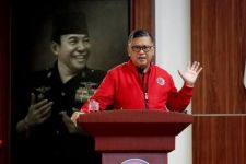  Megawati Kantongi Kandidat Capres PDIP, Hasto Beri Bocoran - JPNN.com Jatim