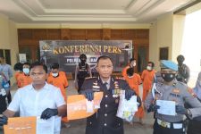 Polresta Surakarta Membekuk Komplotan Pengedar Narkoba, Ada yang Sudah Berkali-kali Masuk Bui - JPNN.com Jateng