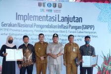 BI Lampung Memberikan Bantuan kepada Gapoktan, Budiyono: Ini Kontribusi Bank Indonesia  - JPNN.com Lampung