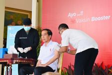 Puluhan Lansia Kota Bogor Ikuti Vaksinasi IndoVac Bersama Jokowi - JPNN.com Jabar