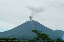 Gunung Semeru Erupsi Lagi Pagi Ini, Masyarakat Sekitar Harap Waspada - JPNN.com Jatim