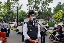 Ridwan Kamil Sesalkan Pencopotan Label Gereja di Tenda Pengungsi Cianjur - JPNN.com Jabar