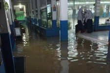 40 Sekolah Negeri di Bekasi Terendam Banjir - JPNN.com Jabar