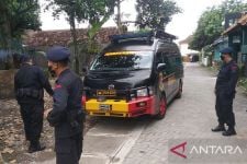 Tim Penjinak Bom Bergerak Mengamankan Rumah Calon Mantu Jokowi - JPNN.com Jogja
