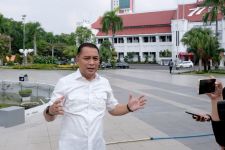 Wali Kota Surabaya Eri Cahyadi Peringkat 3 Survei Calon Gubernur Jatim 2024 - JPNN.com Jatim