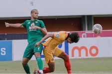 Aji Santoso Kecewa dengan Wasit Liga 1, Persebaya Seakan Dikerjai  - JPNN.com Jatim