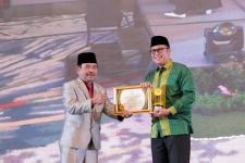 Baznas Jabar Berikan Penghargaan untuk Kepala Daerah Peduli Zakat - JPNN.com Jabar