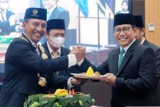 Dilantik Jadi Rektor Unesa, Prof Nurhasan Fokus Perkuat PTN-BH - JPNN.com Jatim