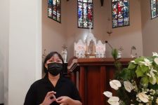 Mengenal Sosok Fransiska Octi, Juru Bahasa Isyarat Gereja Katedral Santo Petrus Kota Bandung - JPNN.com Jabar