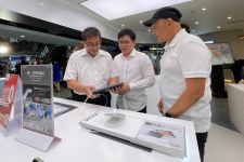 OPPO eXperience Store Surabaya Hadir dengan Zona yang Bikin Pelanggan Betah - JPNN.com Jatim