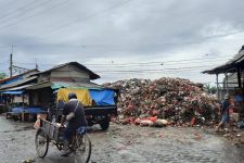Kepala UPT Beberkan Penyebab Gunungan Sampah di Pasar Kemiri Muka, Ternyata... - JPNN.com Jabar