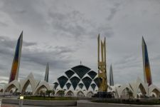 Masjid Raya Al Jabbar Diresmikan Besok, Polisi Lakukan Rekayasan Lalin - JPNN.com Jabar