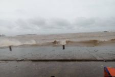 Sudah Satu Minggu Nelayan Banten Menganggur Akibat Cuaca Buruk - JPNN.com Banten
