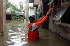Nestapa Warga Semarang, Tahun Baru 2023 Dikepung Banjir - JPNN.com Jateng