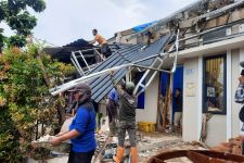 Detik-detik Tabung Gas 12 Kilogram Meledak dan Menghancurkan 3 Rumah di Marsaid Residence - JPNN.com Jabar