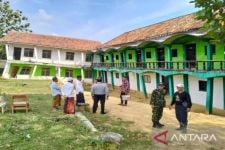 Tanah Ambles, Gedung Madrasah Nahdlatul Waton di Sampang Nyaris Roboh - JPNN.com Jatim