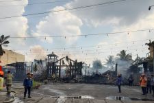 Rumah Makan Ampera di Kota Bandung Hangus Terbakar - JPNN.com Jabar