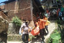 Mayat Laki-laki Ditemukan di Rumah Warga, Polisi Ungkap Penyebabnya  - JPNN.com Lampung