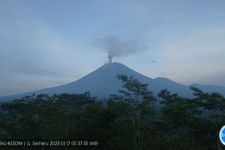 Gunung Semeru Erupsi Lagi, BPBD Lumajang: Hampir Setiap Hari - JPNN.com Jatim