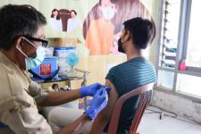 Warga di Kota Probolinggo Mulai Ikuti Vaksinasi Booster Ke-2  - JPNN.com Jatim