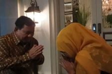 Prabowo Ketawa Disinggung Kapan Deklarasi Maju Bersama Khofifah - JPNN.com Jatim