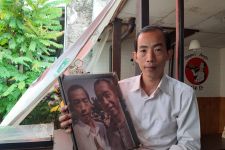 Viral! Pedagang Mi Anglo di Bandung Ini Mirip Presiden Jokowi - JPNN.com Jabar