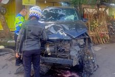 2 Mobil 'Adu Banteng' di Jalan Lodaya Bandung, 1 Orang Terluka - JPNN.com Jabar