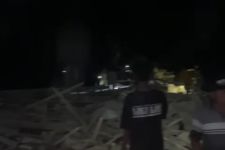 Ledakan Rumah di Blitar, Polisi Temukan Potongan Anggota Tubuh Manusia - JPNN.com Jatim