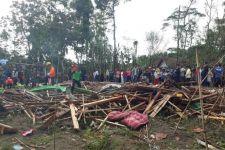 Keluarga Korban Ledakan Rumah di Blitar Ambil Paksa Jasad Wawa, Sudah Ikhlas - JPNN.com Jatim