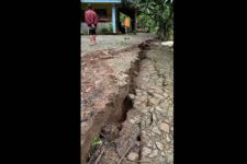 Rekahan Tanah di Ponorogo Bikin Khawatir, Ratusan Warga Mengungsi - JPNN.com Jatim