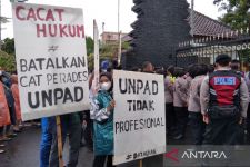 Peserta Seleksi Perangkat Desa di Kudus Turun ke Jalan, Tuntut Tes Ulang - JPNN.com Jateng